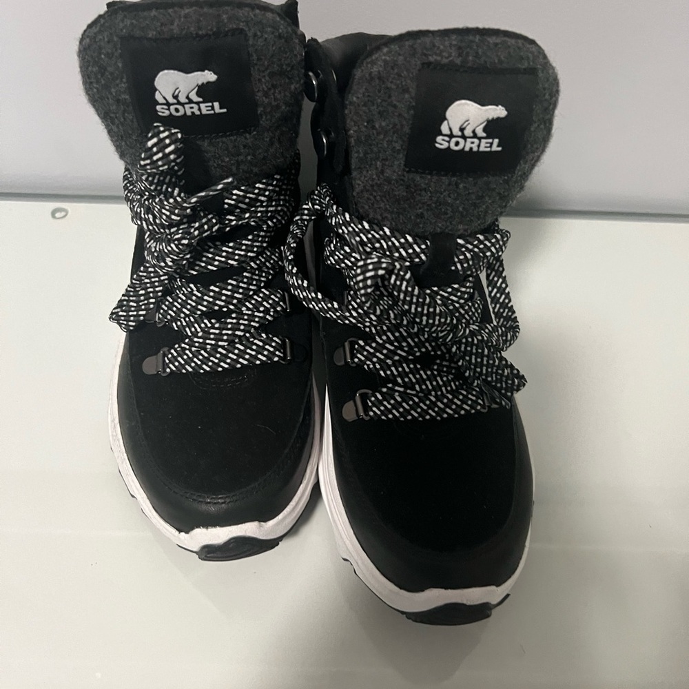 Boots women sorel new the no box